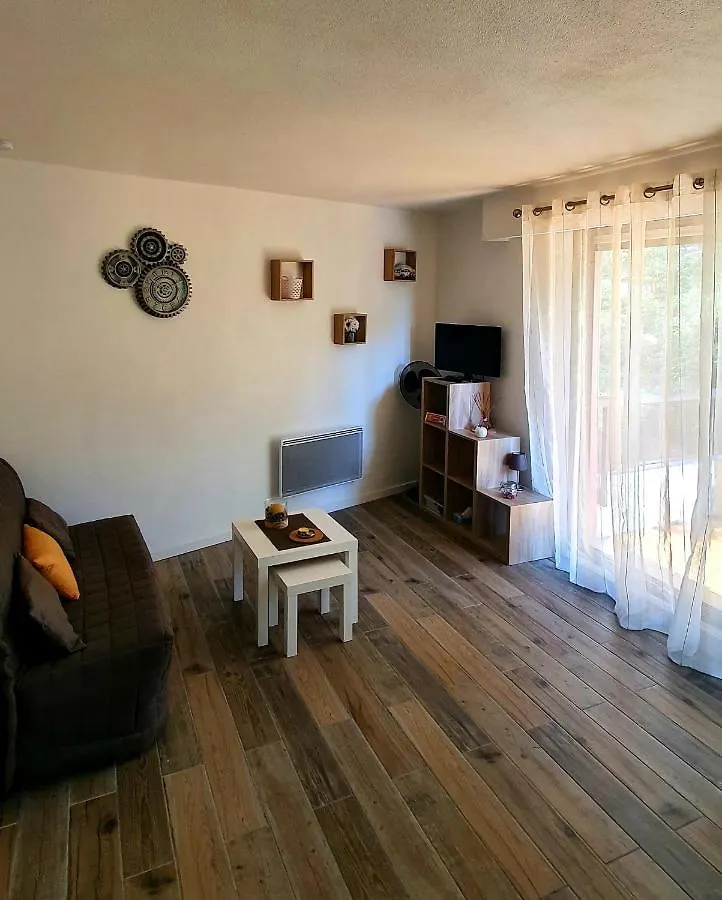 Appartement Exceptionnel Studio Nice Proche Mer Avec Piscine, Parking Et Terrasse