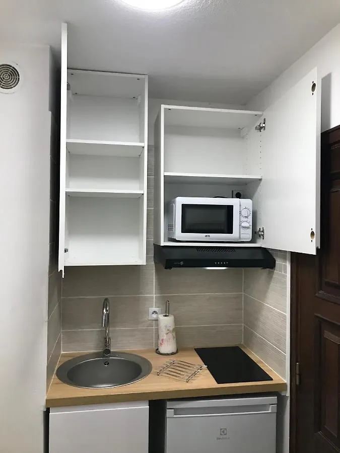Exceptionnel Studio Nice Proche Mer Avec Piscine, Parking Et Terrasse 0*,